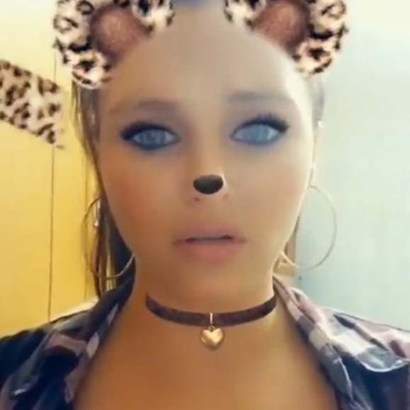 Meet your Posher, Bree - Picture 2 of 3